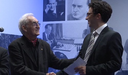 Mark Taimanov presents Laurent Fressinet with his best game prize