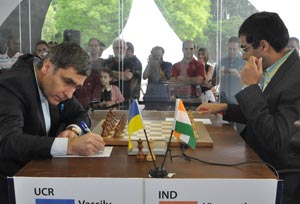 Vassily Ivanchuk earned a great win against World Champion Viswanathan Anand who made him work for it Photo &copyl;
