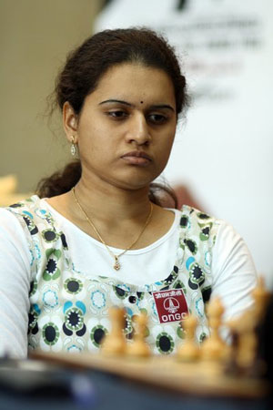 Humpy Koneru had to beat Elina Danielian to stay in with chances of winning the tournament and she succeeded.