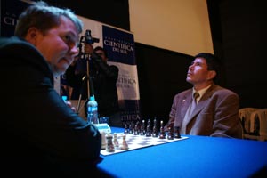 Nigel Short and Julio Granda Zuniga at the start of play. Photo © Juan Viacava. Additional photos at: 