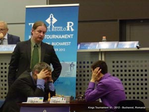 Nisipeanu watch Ivanchuk against Caruana. Photo © 