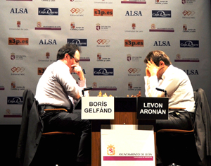 Boris Gelfand against Levon Aronain in the final. Photo © Janis Nisii. 