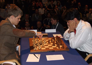 Magnus Carlsen against Hikaru Nakamura. Photo © Mark Crowther