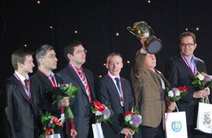 The winning Ukrainian Team accept the trophy. Photo © Albran. 