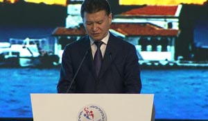 Kirsan Ilyumzhinov at the Olympiad Opening Ceremony. Photo © 