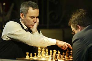 Kasparov against Short. Photo © Omar Oskarsson