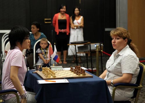 Hou Yifan against Alisa Galliamova