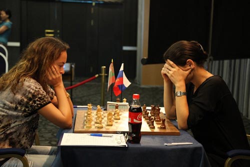 Antoaneta Stefanova against Alexandra Kosteniuk