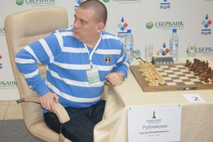 Winner Sergey Rublevsky waits for his opponent. Photo © 