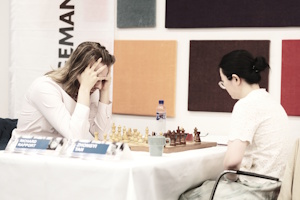 Richard Rapport lost his way and the game at the end against Tan Zhongyi. Photo Mikael Svensson.