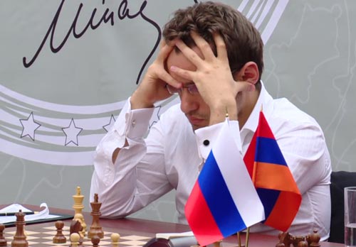 Levon Aronian takes a half point lead into the final round