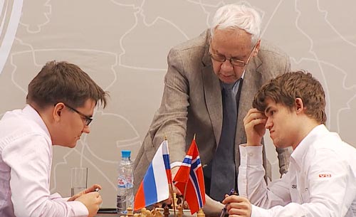 Evgeny Tomashevsky and Magnus Carlsen had a lengthy and friendly post-mortem