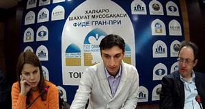 Jobava explains his round 8 win against Gelfand. Photo © 