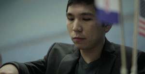 Wesley So moves within half a point of Carlsen after 11 rounds. Photo © 