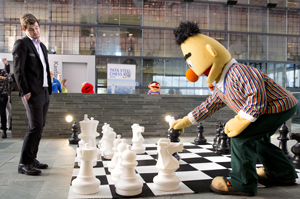 Carlsen vs Bert of Sesame Street. Photo © 