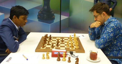 Magnus Carlsen (2859) vs Gukesh (2725)