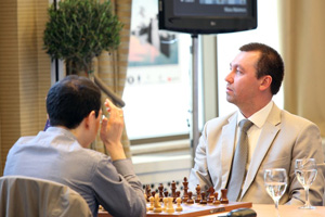Kamsky won yet again in Round 7. Photo © 