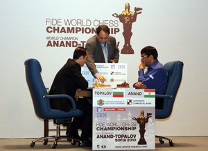 Europe-Echecs interview Anand after his win. Photo ©