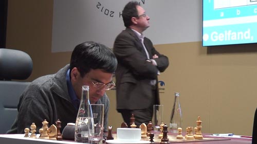 Anand and Gelfand during game 2