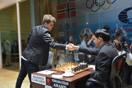 Handshake Carlsen-Anand game 3