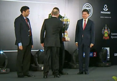 World Chess Championship closing ceremony: Putin speaks and Carlsen  receives his prizes