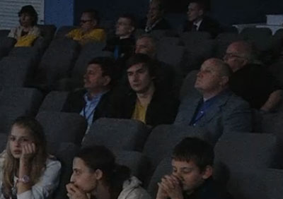 Sergey Karjakin restrained himself from shouting Ne5 as he watch the game unfold