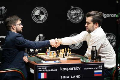 Ian Nepomniachtchi Beats Wang Hao at FIDE Candidates Tournament