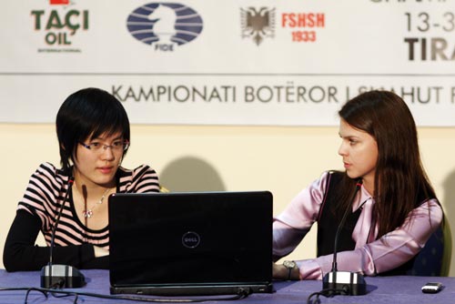 Hou Yifan in Game 4.