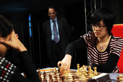 Hou Yifan against Humpy Koneru in Game 4