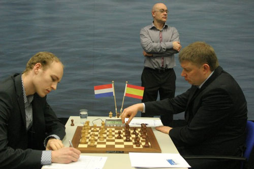 Chess openings: Vienna (C25)