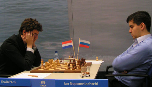 Carlsen beats Nakamura in great style, Nakamura and Anand share lead on  5.5/8
