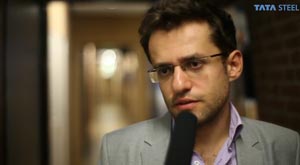 Levon Aronian in interview after the game. Photo © 