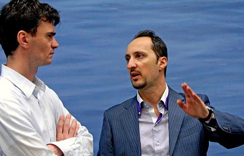 Loek van Wely chatting with Veselin Topalov